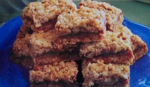 Apple Berry Streusel Bars Recipe