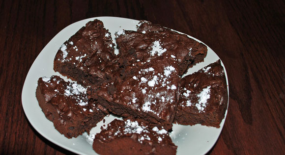ghirardelli brownies, chocolate chewy rich brownies, chocolate chips and powdered sugar, easy digital recipe, party dessert, how to make brownies