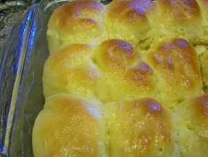 dinner rolls brushed with butter, bread recipe