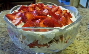 strawberry trifle, easy dessert recipe