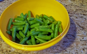 fresh green beans, snapped green beans in bowl, green bean recipes, healthy recipes