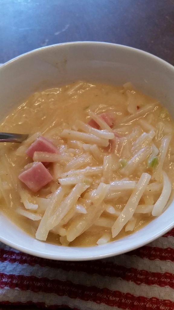 Cheesy Ham and Potato Soup