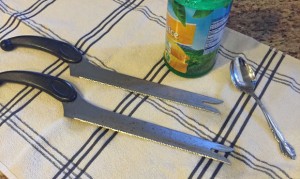 kitchen knives with rust, lemon juice, natural rust removal