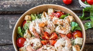 Shrimp on Salad in Bowl - Unsplash