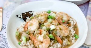 Shrimp soup and rice - Unsplash