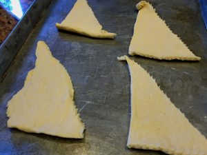 Crescent Triangles for Easy Pepperoni Pizza Rolls